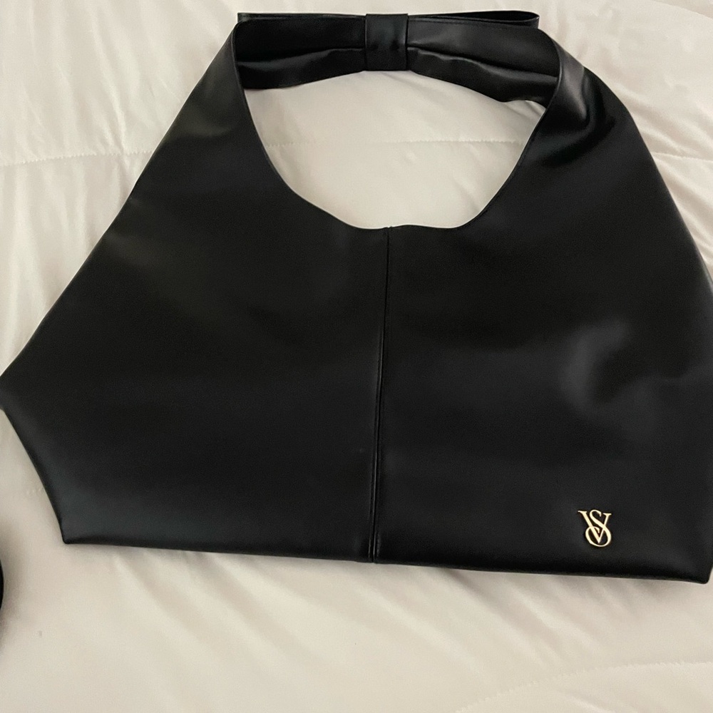 New Black Bow strap  Victoria Secret tote bag. Super cute style.